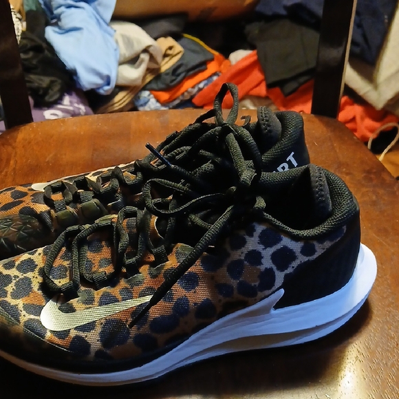 Nike Wild Pattern High-Tops - Picture 4 of 6
